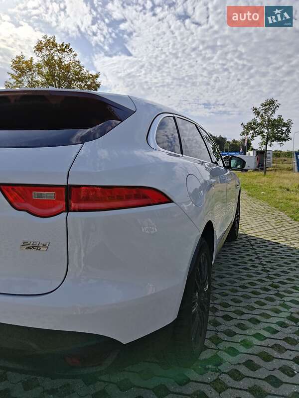 Позашляховик / Кросовер Jaguar F-Pace 2016 в Герці