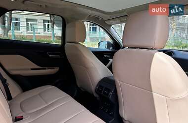 Позашляховик / Кросовер Jaguar F-Pace 2018 в 