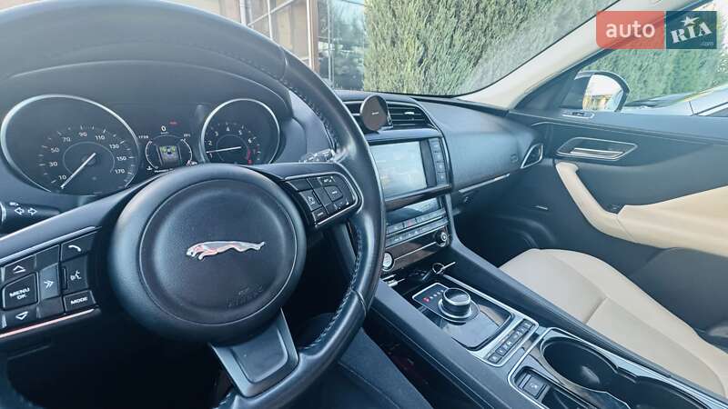 Позашляховик / Кросовер Jaguar F-Pace 2016 в Усатове