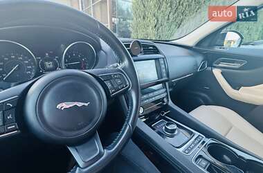 Внедорожник / Кроссовер Jaguar F-Pace 2016 в 
