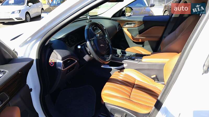 Внедорожник / Кроссовер Jaguar F-Pace 2016 в Киеве