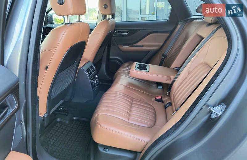 Позашляховик / Кросовер Jaguar F-Pace 2016 в Ірпені фото 13 Позашляховик / Кросовер Jaguar F-Pace 2016 в Ірпені