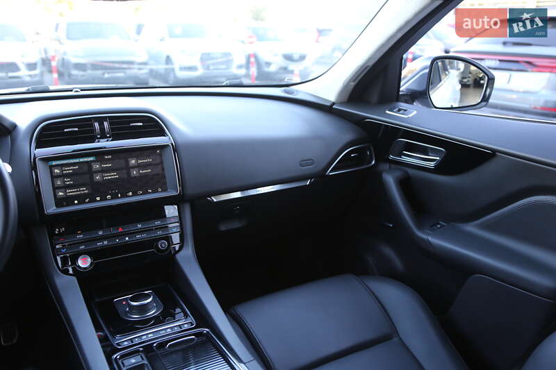 Позашляховик / Кросовер Jaguar F-Pace 2018 в Києві