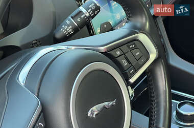 Позашляховик / Кросовер Jaguar F-Pace 2017 в 
