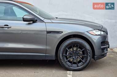 Позашляховик / Кросовер Jaguar F-Pace 2016 в 