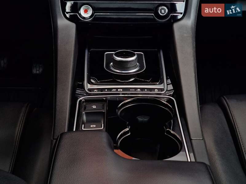 Внедорожник / Кроссовер Jaguar F-Pace 2016 в Одессе