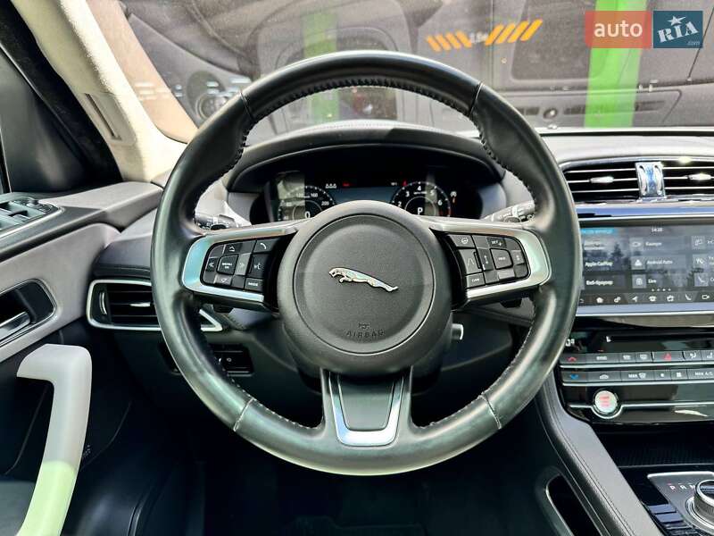 Позашляховик / Кросовер Jaguar F-Pace 2018 в Києві