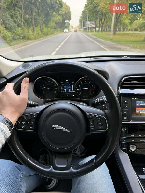 Позашляховик / Кросовер Jaguar F-Pace 2017 в Львові фото 23 Позашляховик / Кросовер Jaguar F-Pace 2017 в Львові