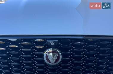 Позашляховик / Кросовер Jaguar F-Pace 2021 в 