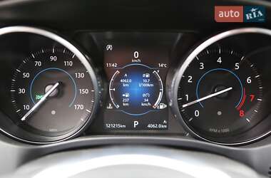 Позашляховик / Кросовер Jaguar F-Pace 2017 в 