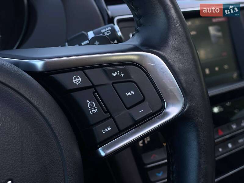 Внедорожник / Кроссовер Jaguar F-Pace 2017 в Киеве фото 33 Внедорожник / Кроссовер Jaguar F-Pace 2017 в Киеве