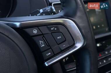 Позашляховик / Кросовер Jaguar F-Pace 2017 в 