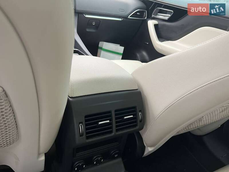 Внедорожник / Кроссовер Jaguar F-Pace 2019 в Киеве
