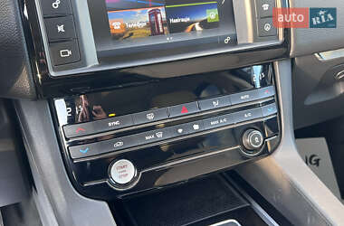 Внедорожник / Кроссовер Jaguar F-Pace 2018 в 