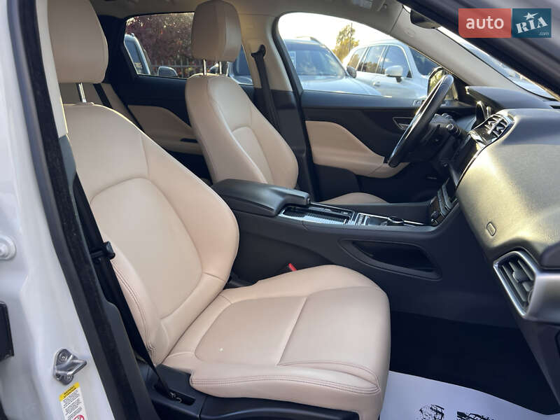 Позашляховик / Кросовер Jaguar F-Pace 2018 в Нововолинську