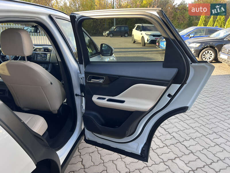 Позашляховик / Кросовер Jaguar F-Pace 2018 в Нововолинську