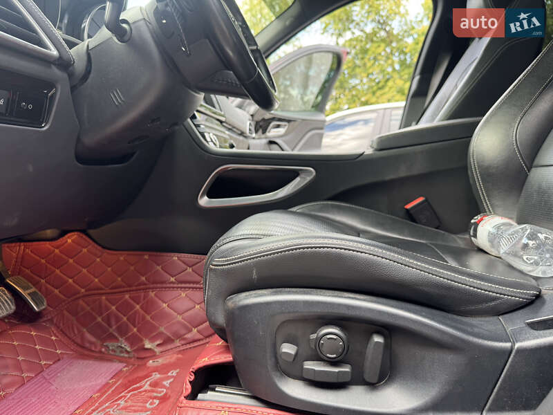 Позашляховик / Кросовер Jaguar F-Pace 2016 в Сумах фото 8 Позашляховик / Кросовер Jaguar F-Pace 2016 в Сумах