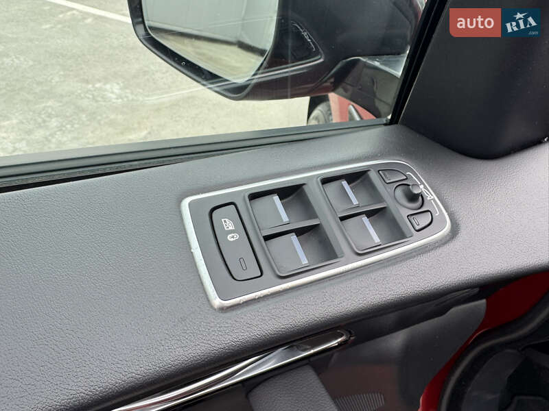 Позашляховик / Кросовер Jaguar F-Pace 2016 в Києві фото 24 Позашляховик / Кросовер Jaguar F-Pace 2016 в Києві