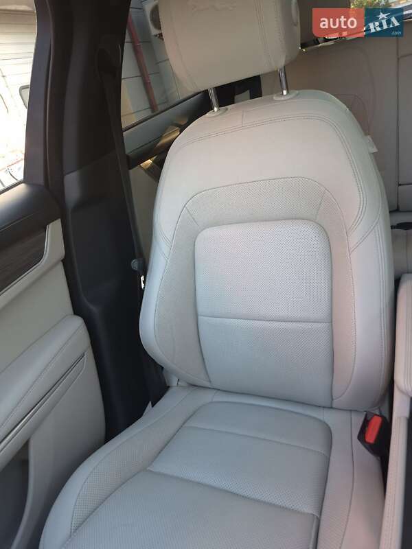 Позашляховик / Кросовер Jaguar F-Pace 2022 в Києві фото 22 Позашляховик / Кросовер Jaguar F-Pace 2022 в Києві