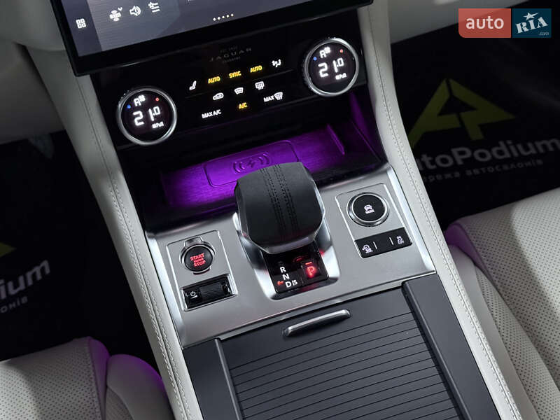 Внедорожник / Кроссовер Jaguar F-Pace 2022 в Киеве
