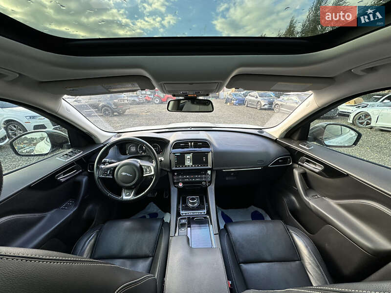 Внедорожник / Кроссовер Jaguar F-Pace 2017 в Луцке
