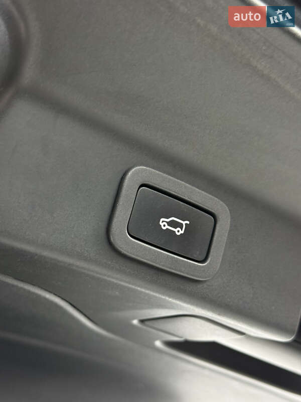 Внедорожник / Кроссовер Jaguar F-Pace 2016 в Одессе фото 22 Внедорожник / Кроссовер Jaguar F-Pace 2016 в Одессе