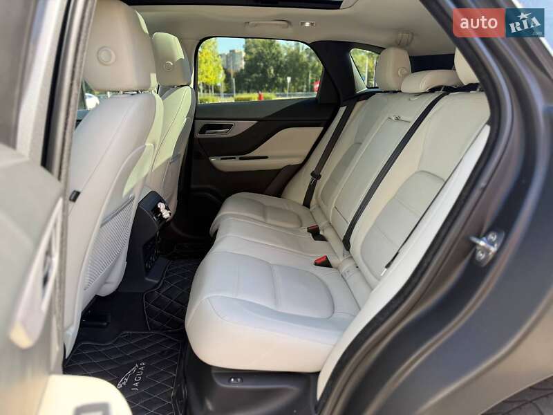 Позашляховик / Кросовер Jaguar F-Pace 2017 в Києві