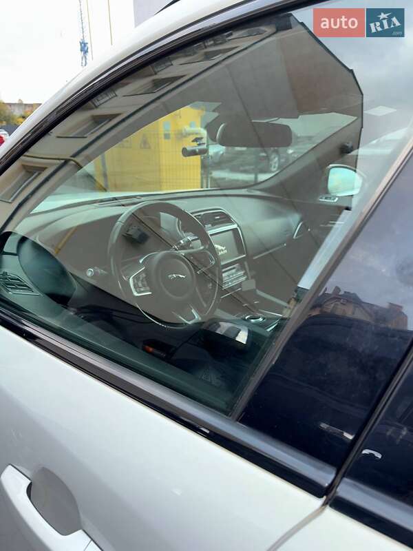 Внедорожник / Кроссовер Jaguar F-Pace 2017 в Ужгороде фото 23 Внедорожник / Кроссовер Jaguar F-Pace 2017 в Ужгороде