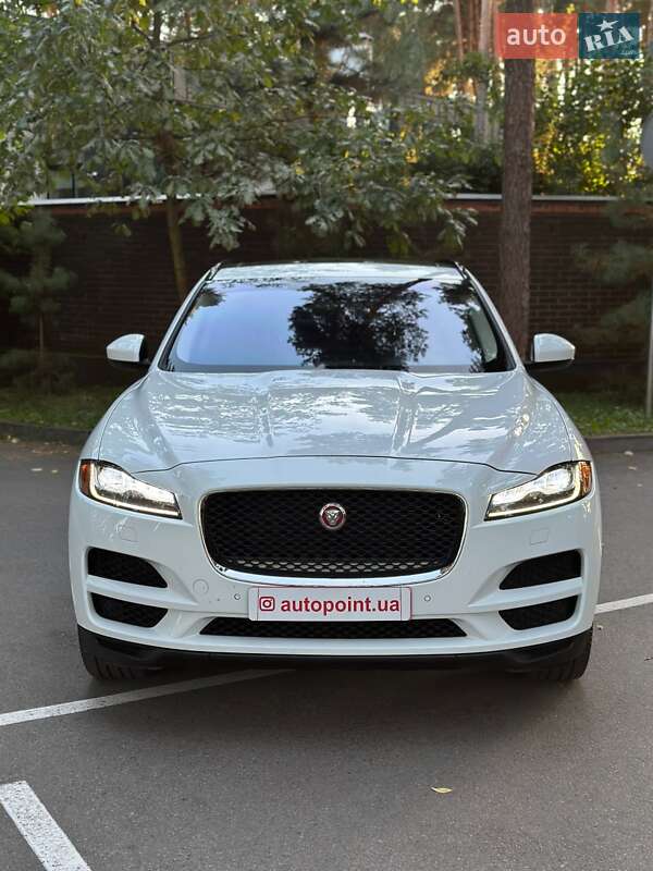 Позашляховик / Кросовер Jaguar F-Pace 2016 в Білогородці