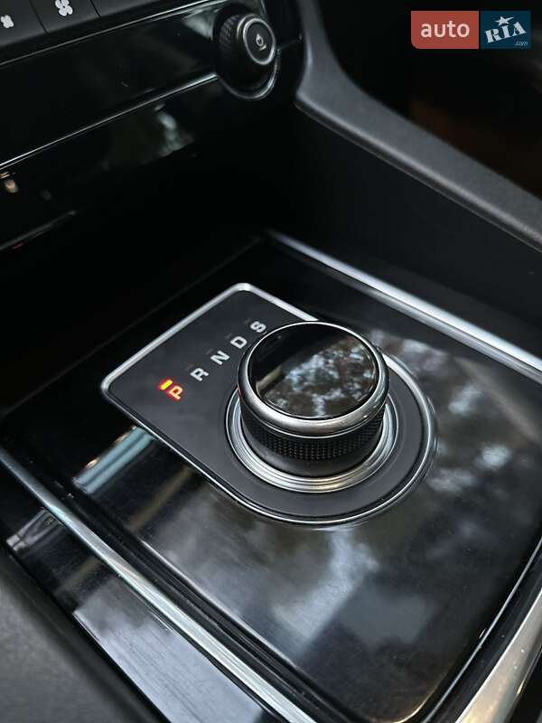 Позашляховик / Кросовер Jaguar F-Pace 2016 в Білогородці