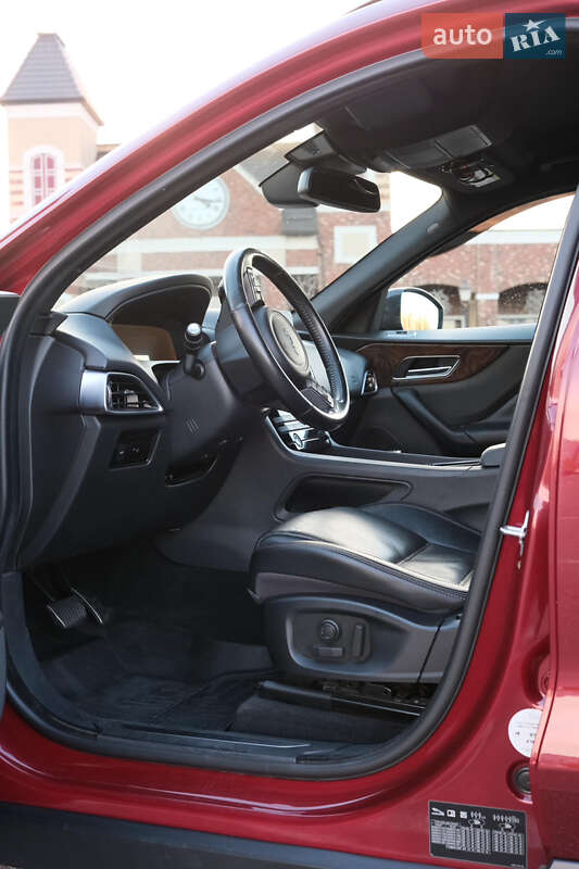 Внедорожник / Кроссовер Jaguar F-Pace 2016 в Киеве