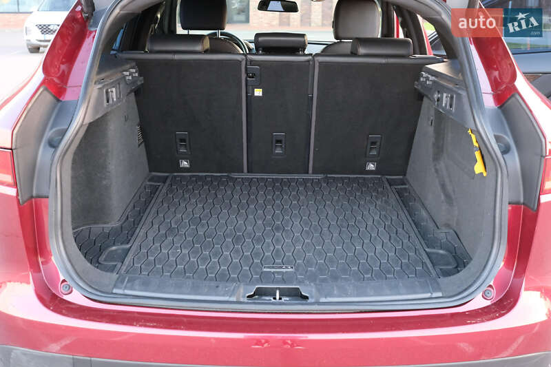 Внедорожник / Кроссовер Jaguar F-Pace 2016 в Киеве