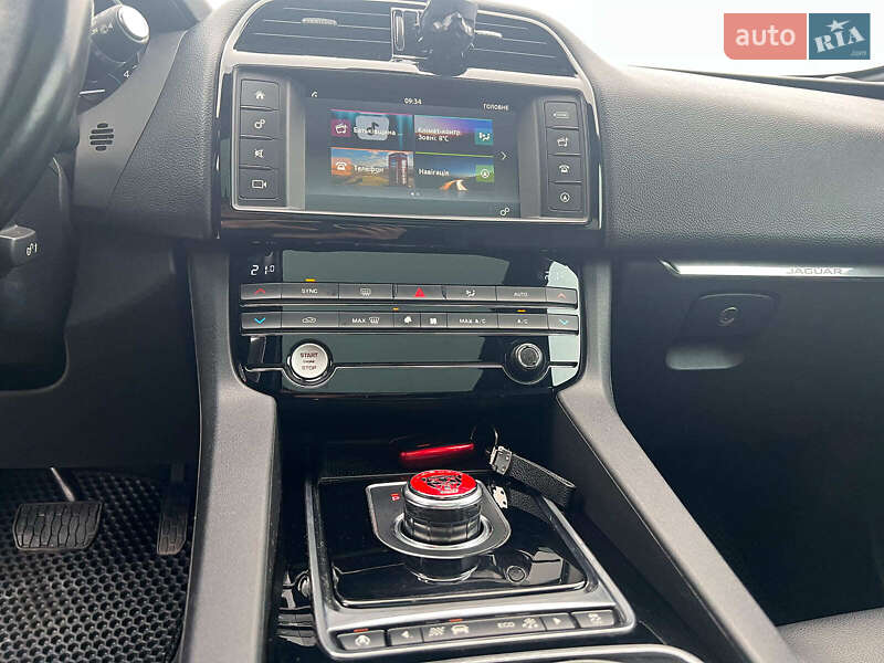 Внедорожник / Кроссовер Jaguar F-Pace 2016 в Львове