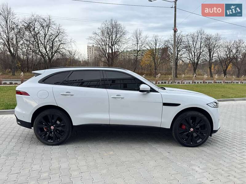 Внедорожник / Кроссовер Jaguar F-Pace 2021 в Ровно