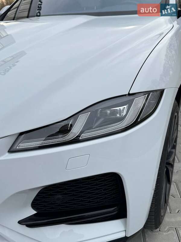 Внедорожник / Кроссовер Jaguar F-Pace 2021 в Ровно
