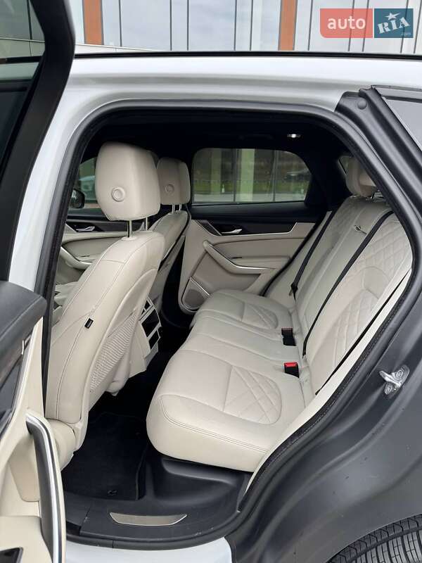 Внедорожник / Кроссовер Jaguar F-Pace 2021 в Ровно