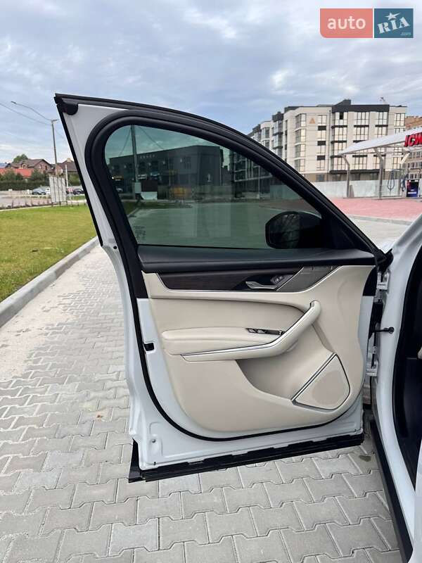 Внедорожник / Кроссовер Jaguar F-Pace 2021 в Ровно