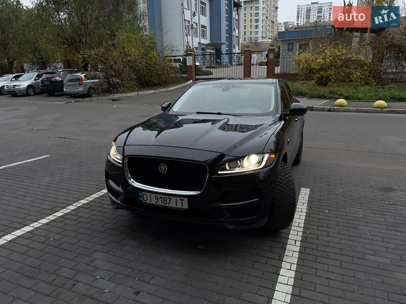 Внедорожник / Кроссовер Jaguar F-Pace 2016 в Киеве