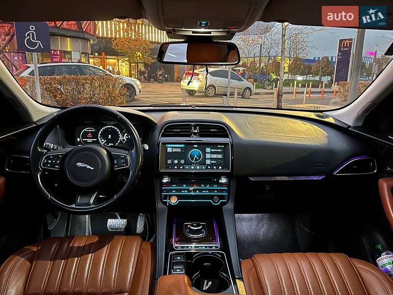 Позашляховик / Кросовер Jaguar F-Pace 2016 в Києві фото 25 Позашляховик / Кросовер Jaguar F-Pace 2016 в Києві