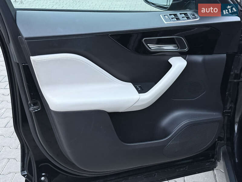 Позашляховик / Кросовер Jaguar F-Pace 2016 в Луцьку фото 17 Позашляховик / Кросовер Jaguar F-Pace 2016 в Луцьку