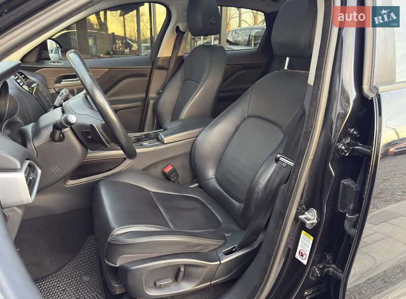 Внедорожник / Кроссовер Jaguar F-Pace 2016 в Киеве