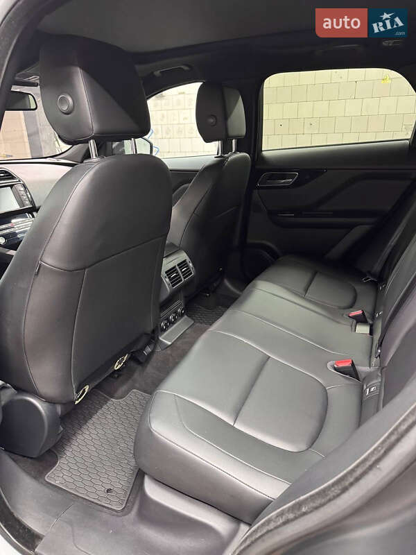 Позашляховик / Кросовер Jaguar F-Pace 2018 в Рівному