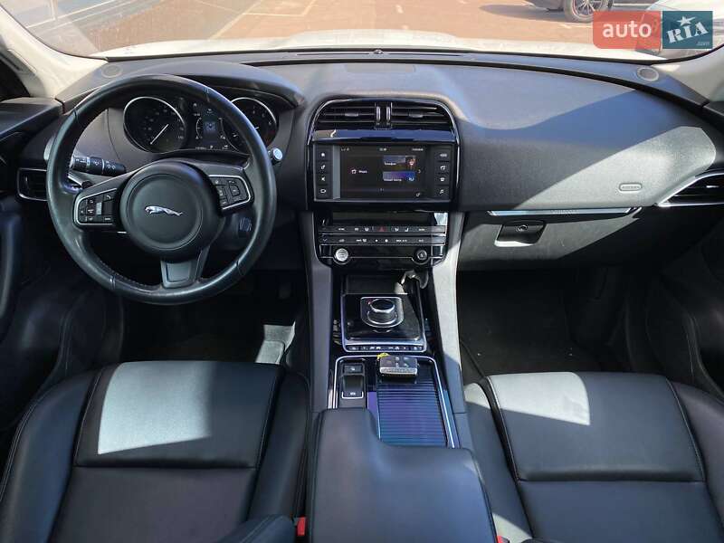 Позашляховик / Кросовер Jaguar F-Pace 2017 в Києві