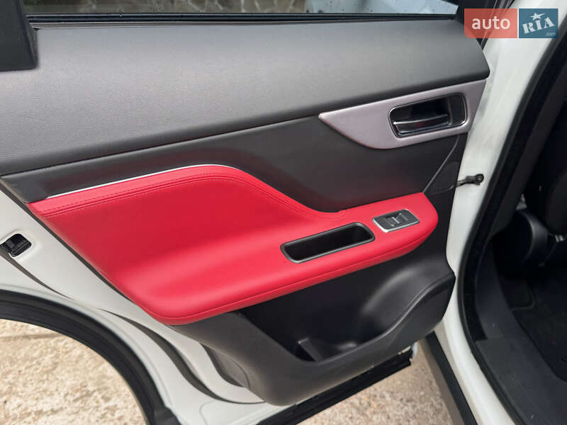 Внедорожник / Кроссовер Jaguar F-Pace 2017 в Одессе