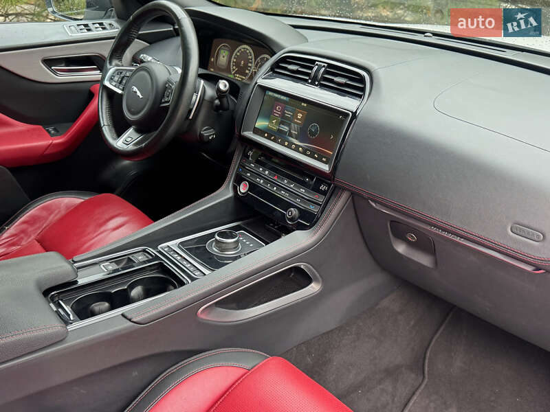 Внедорожник / Кроссовер Jaguar F-Pace 2017 в Одессе