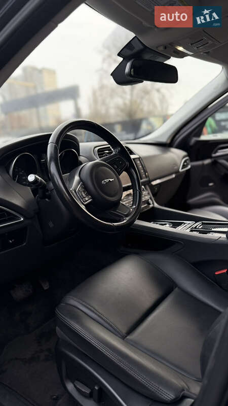 Позашляховик / Кросовер Jaguar F-Pace 2017 в Харкові