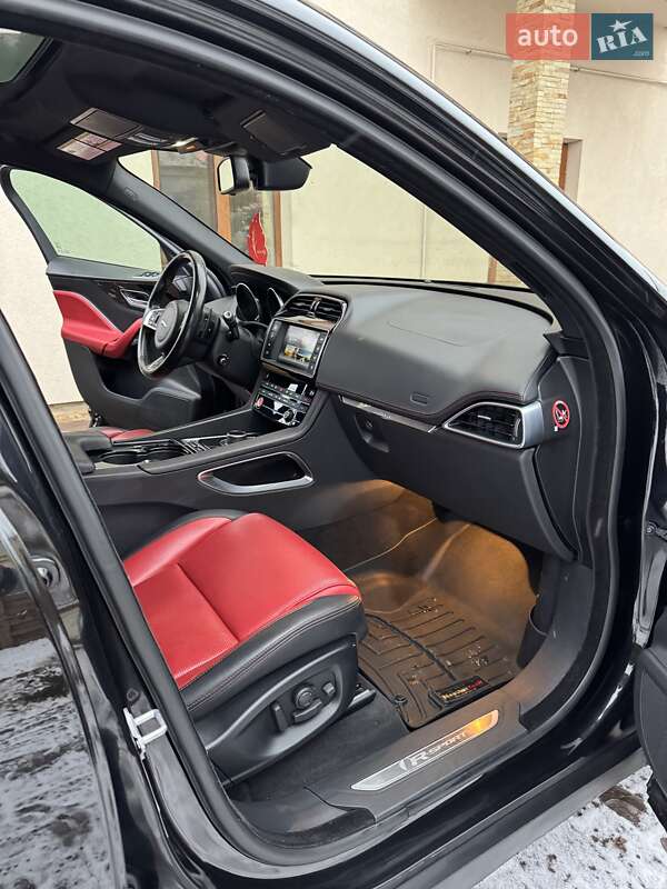 Позашляховик / Кросовер Jaguar F-Pace 2017 в Нововолинську