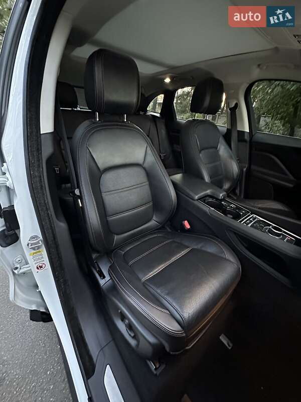 Позашляховик / Кросовер Jaguar F-Pace 2016 в Білогородці фото 44 Позашляховик / Кросовер Jaguar F-Pace 2016 в Білогородці