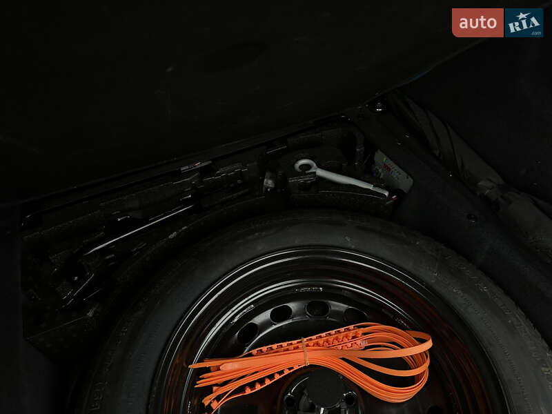 Внедорожник / Кроссовер Jaguar F-Pace 2017 в Львове фото 24 Внедорожник / Кроссовер Jaguar F-Pace 2017 в Львове