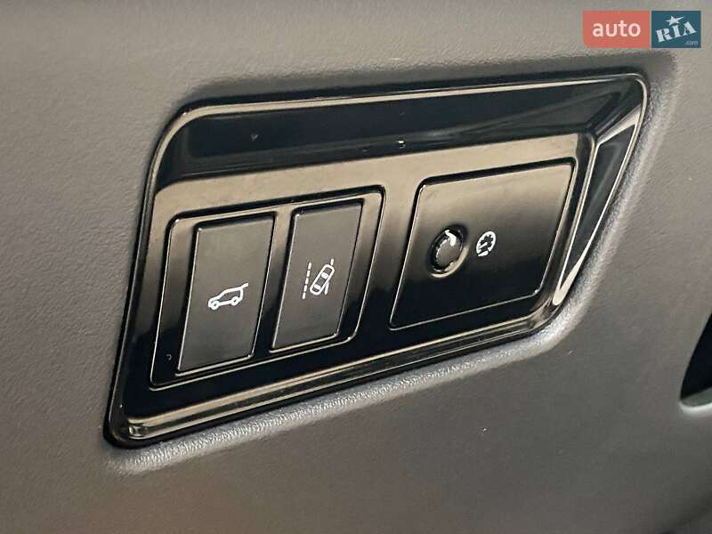 Внедорожник / Кроссовер Jaguar F-Pace 2017 в Львове фото 12 Внедорожник / Кроссовер Jaguar F-Pace 2017 в Львове